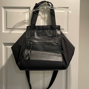 Lulu lemon tote bag with removable shoulder strap